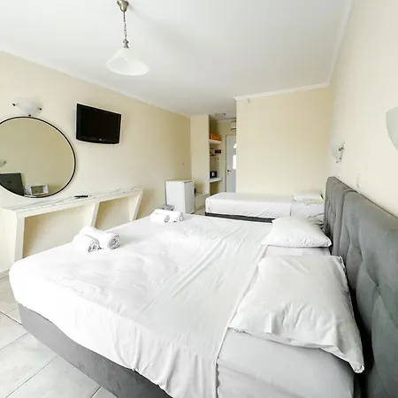 Hotel Plaza Kavos